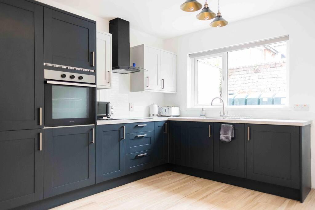 Charming 3 Bedroom Belfast Townhouse Екстериор снимка